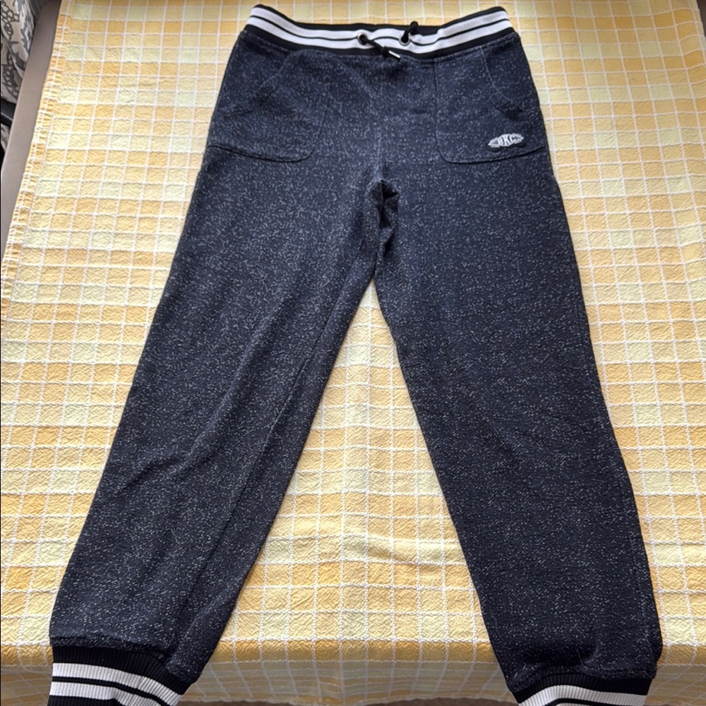 Brooklyn Cloth Black Joggers with Elastic Waistband and Cuffed Ankles